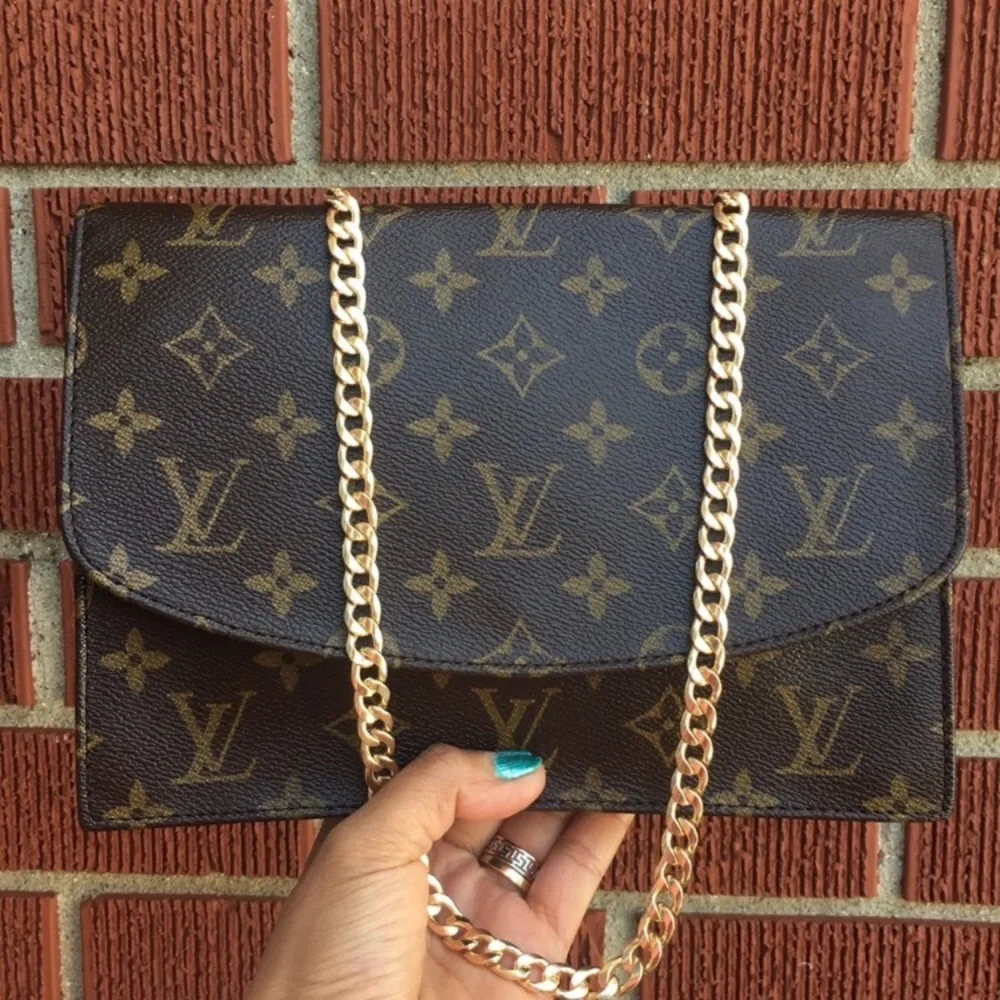 💯Authentic Louis Vuitton Vintage Clutch
